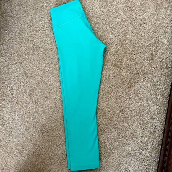 lululemon athletica Pants - Lululemon reversible crop leggings